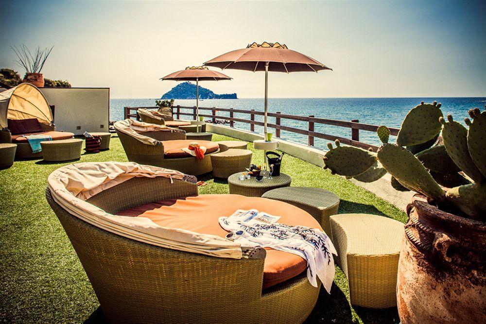 Parco Vacanze Monti E Mare Алассио Экстерьер фото