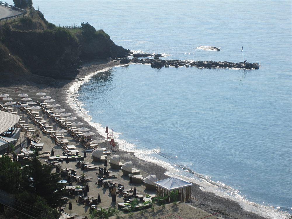 Parco Vacanze Monti E Mare Алассио Экстерьер фото